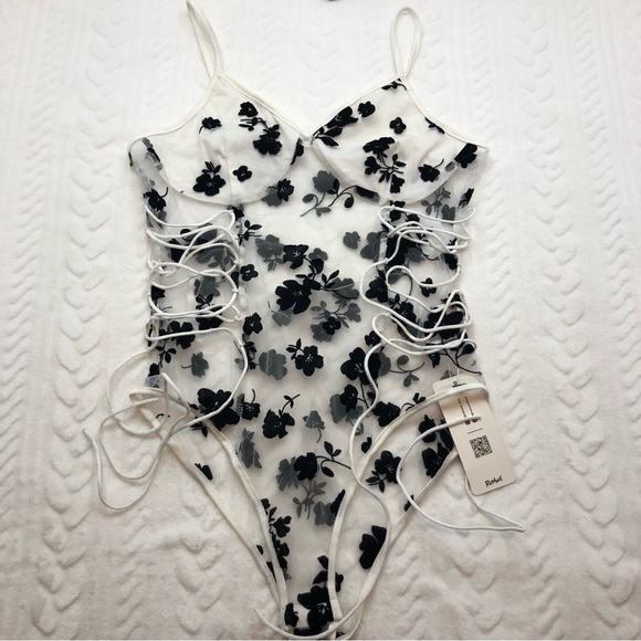 ROMWE Other - 💗 *NEW* Romwe - Womans Mesh Bodysuit‎
